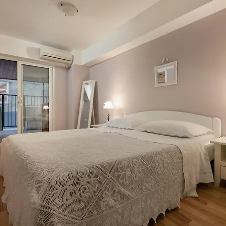 Talija Apartment *