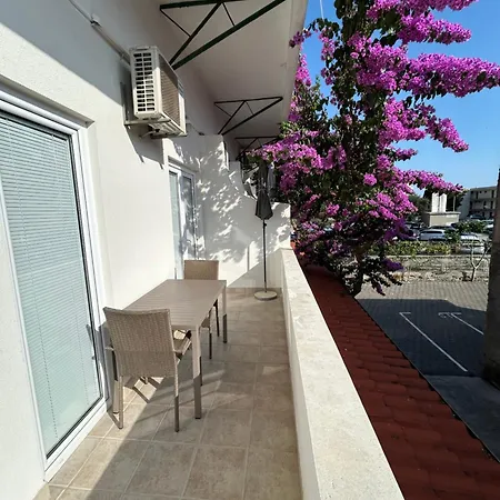 Talija Apartment *